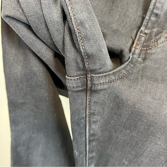 New Veronica Beard Beverly Yoke Front Jean in Color Moonlight, Size 32/14 - Picture 13 of 15